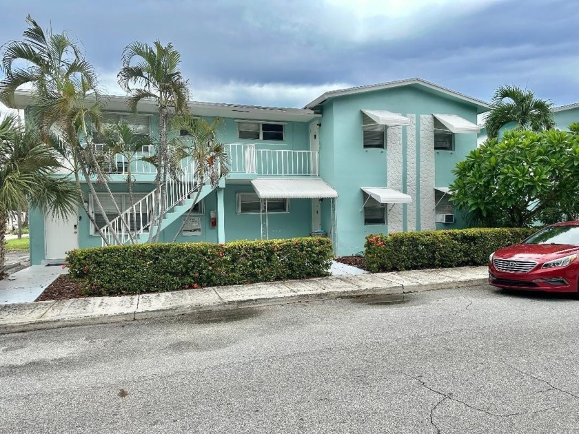 This charming 1 bedroom condo on the 2nd floor combines comfort - Beach Condo for sale in Lake Worth Beach, Florida on Beachhouse.com