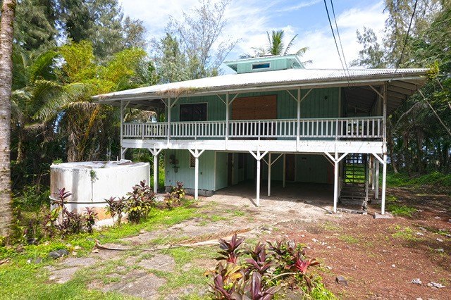 Oceanfront home in HPP!  Custom design with one living area and - Beach Home for sale in Keaau, Hawaii on Beachhouse.com