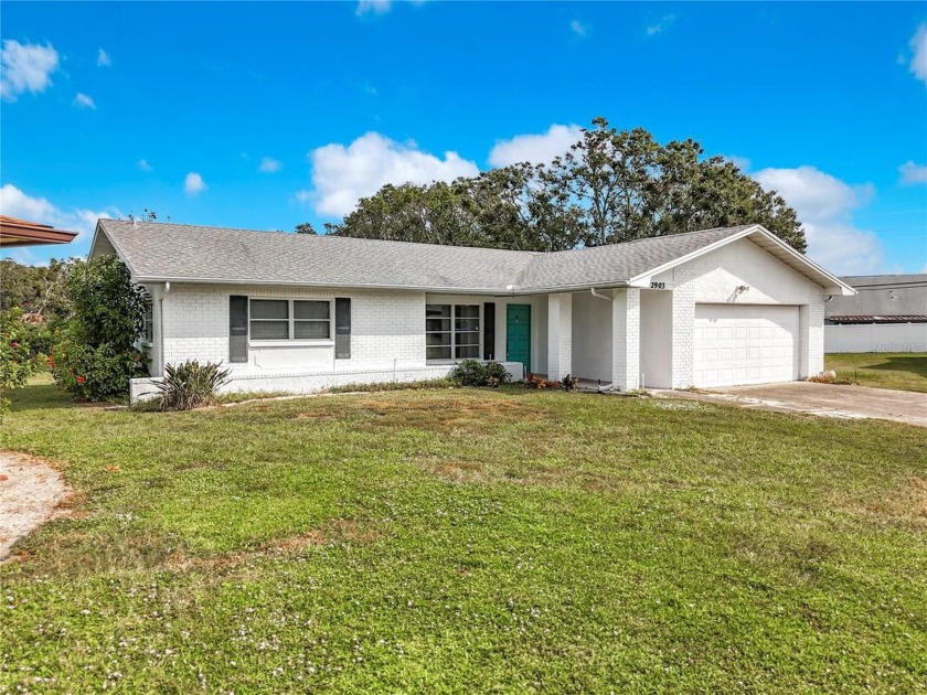 Picture-Perfect Florida Living Awaits! This stunning home in the - Beach Home for sale in Palm Harbor, Florida on Beachhouse.com