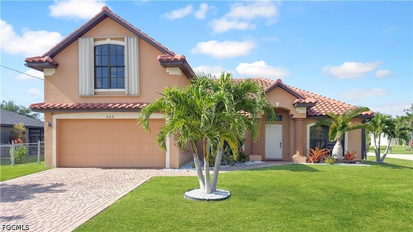 Professionally appraised pool home! This 4 bedroom, 3 bathroom - Beach Home for sale in Cape Coral, Florida on Beachhouse.com