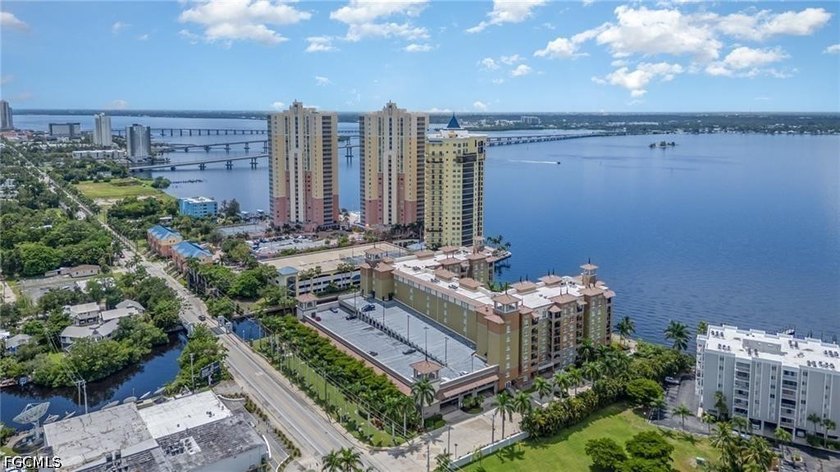 Fantastic 2 bedroom 2.5 bath riverfront condo in Alta Mar - Beach Condo for sale in Fort Myers, Florida on Beachhouse.com