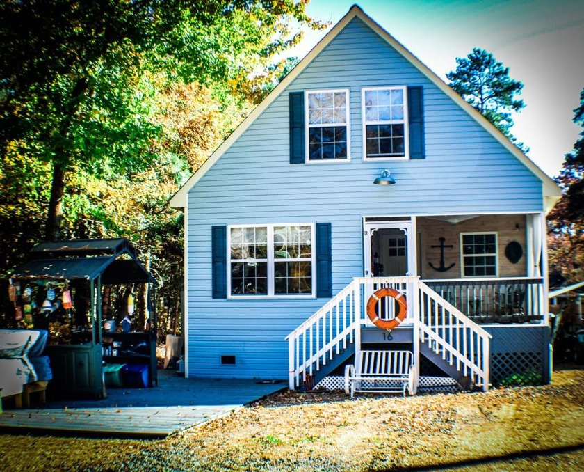 Wow!  This immaculate 3 bedroom home in a WATER ACCESS community - Beach Home for sale in Reedville, Virginia on Beachhouse.com