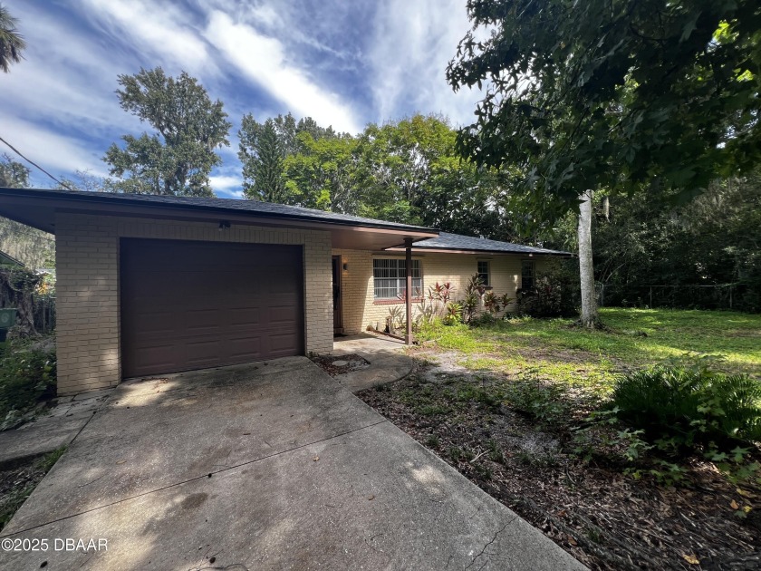 Motivated seller - bring your best offer! This charming - Beach Home for sale in Daytona Beach, Florida on Beachhouse.com