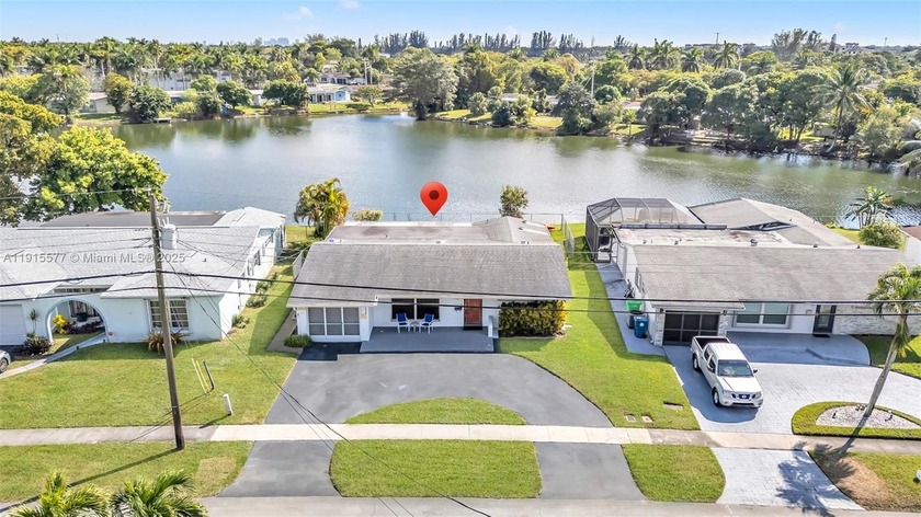 WELCOME TO A NATURE LOVERS PARADISE! ENJOY ALL SPECIES OF BIRDS - Beach Home for sale in Sunrise, Florida on Beachhouse.com