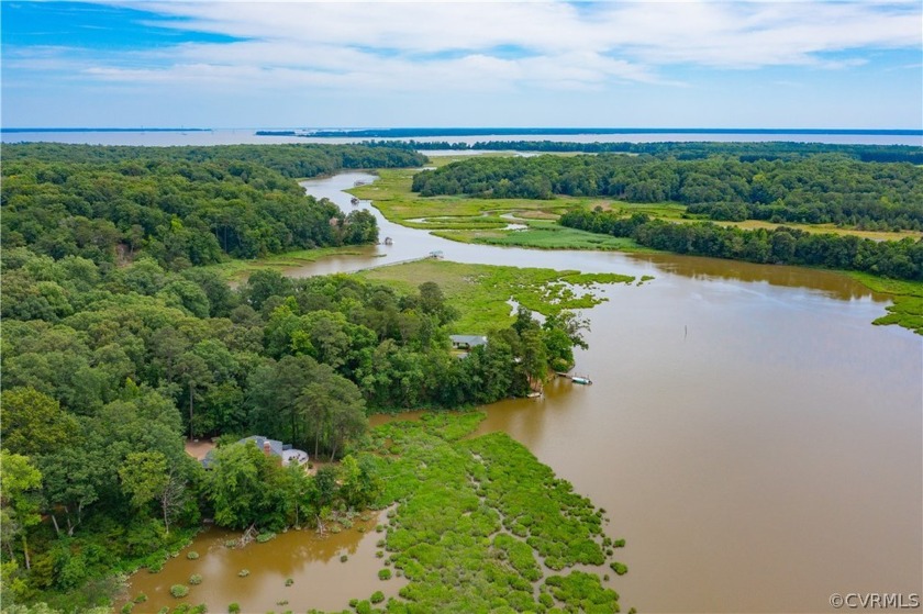 With its stunning waterfront location, this Kingspoint lot - Beach Acreage for sale in Williamsburg, Virginia on Beachhouse.com