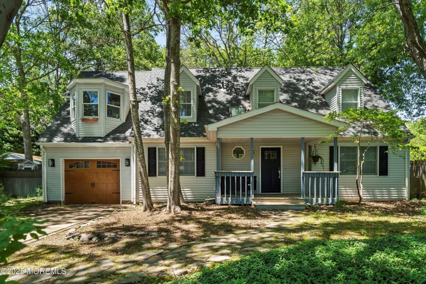 Welcome to this beautifully Maintained 4 bedroom, 2.5 bath home - Beach Home for sale in Manahawkin, New Jersey on Beachhouse.com