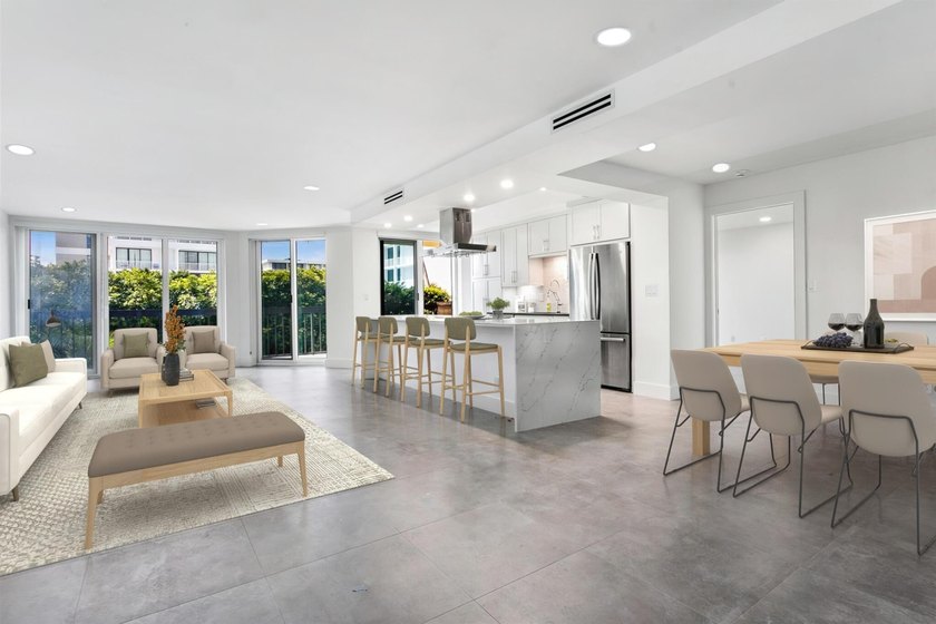 Fabulous Renovation! Open Kitchen, large living room, separate - Beach Condo for sale in Palm Beach, Florida on Beachhouse.com