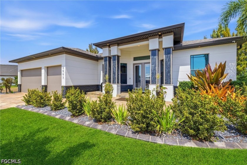 ***NO FLOOD INSURANCE REQUIRED*** Welcome to 2003 SW 29th - Beach Home for sale in Cape Coral, Florida on Beachhouse.com