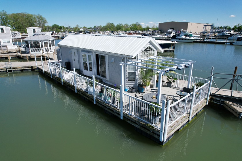 Floating home with 2 docks! - Beach Home for sale in Port Clinton, Ohio on Beachhouse.com