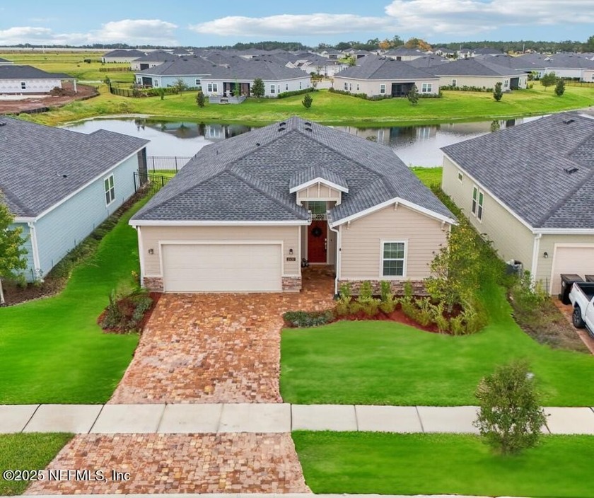 Better-than-new Lennar Trevi II plan home in Granary Park is - Beach Home for sale in Green Cove Springs, Florida on Beachhouse.com