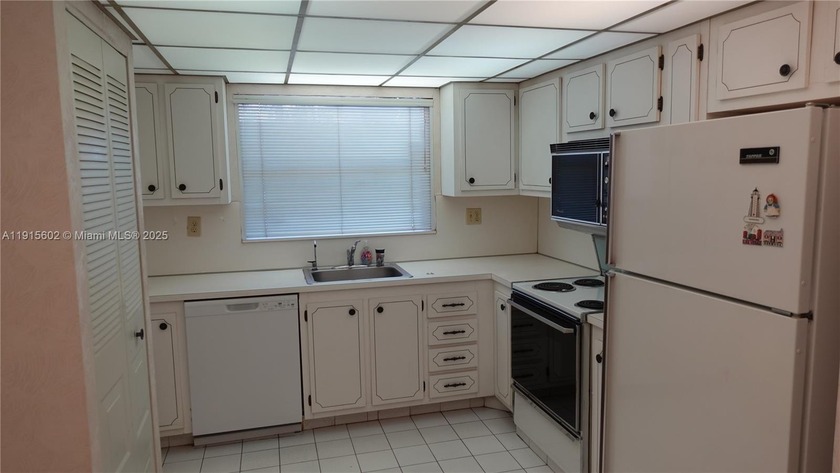 Here is a great value for a large 2/2 on the ground floor next - Beach Condo for sale in Sunrise, Florida on Beachhouse.com