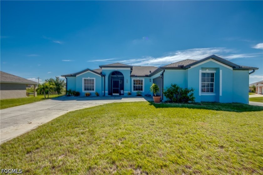 Welcome to this charming corner home offering 1,714 square feet - Beach Home for sale in Cape Coral, Florida on Beachhouse.com