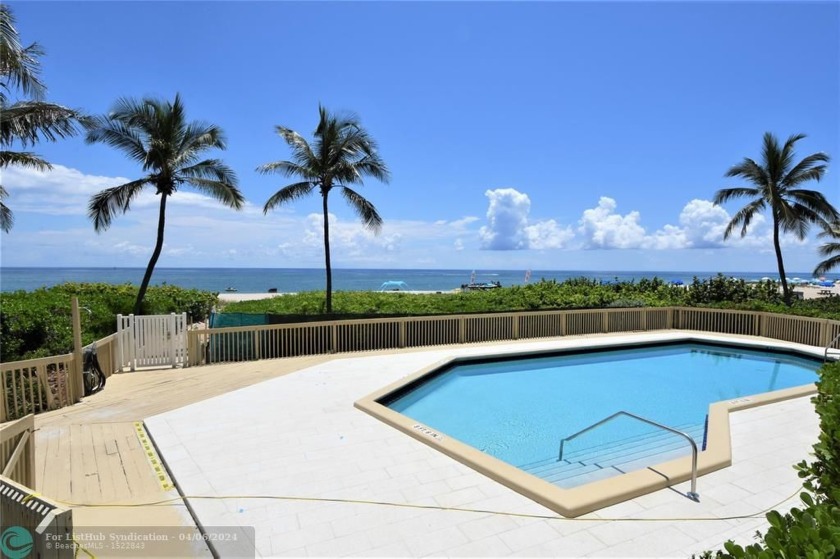 WOW!!! THIS SPACIOUS 2 BEDROOM 2 BATH CONDO IS ALL UPDATED. THE - Beach Condo for sale in Pompano Beach, Florida on Beachhouse.com