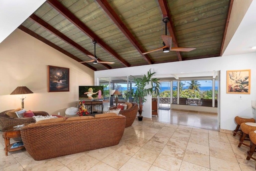 Incredible surf  sunset views will captivate you or your renters - Beach Home for sale in Kailua Kona, Hawaii on Beachhouse.com