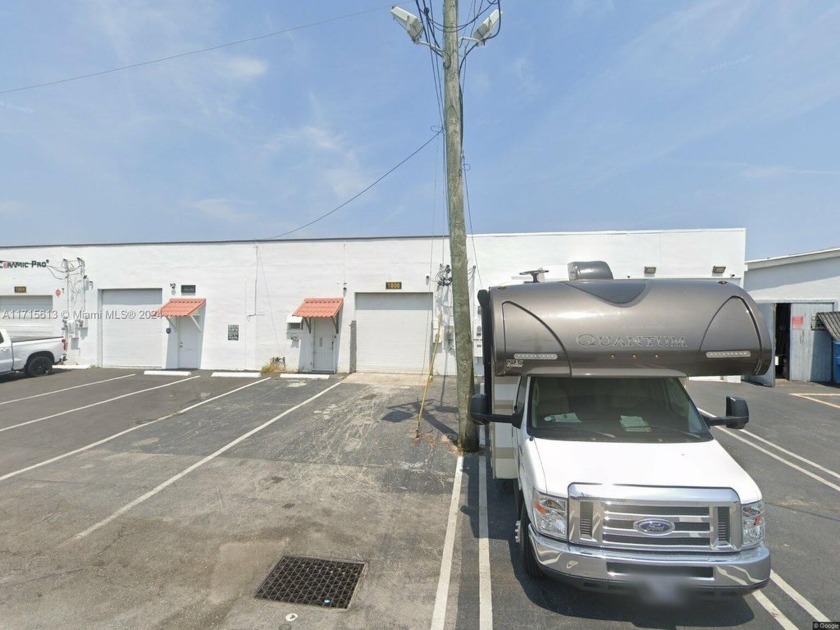 Check out this 1200SQ ft warehouse with a - Beach Commercial for sale in Pompano Beach, Florida on Beachhouse.com