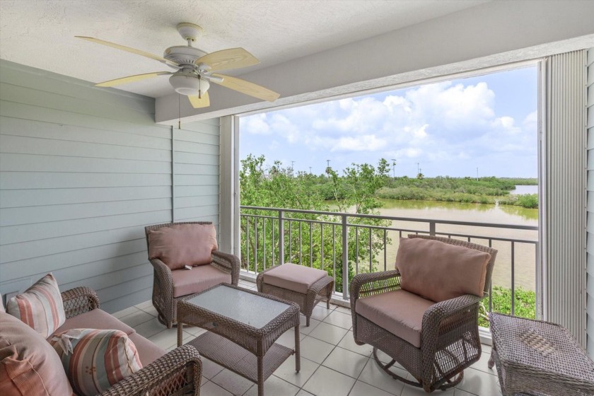 Enjoy the Key West lifestyle in this 2 bed, 2 bath end unit at - Beach Home for sale in Key West, Florida on Beachhouse.com