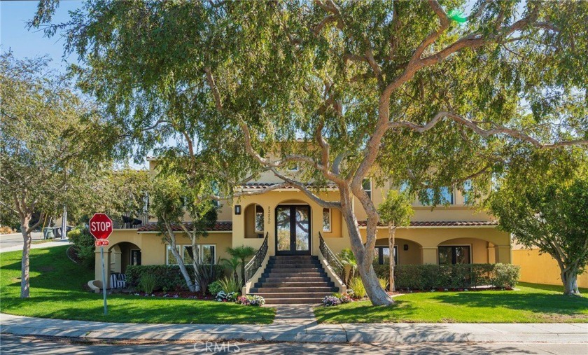 This newly renovated four-bedroom, five-bathroom estate is a - Beach Home for sale in Torrance, California on Beachhouse.com