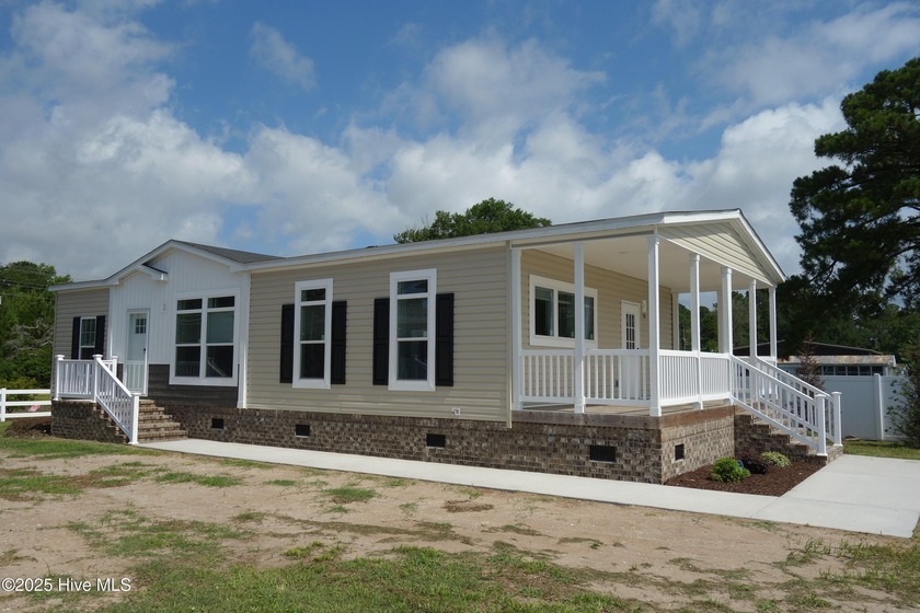 Live the Easy Life in Calabash! Welcome to your fantastic new - Beach Home for sale in Calabash, North Carolina on Beachhouse.com