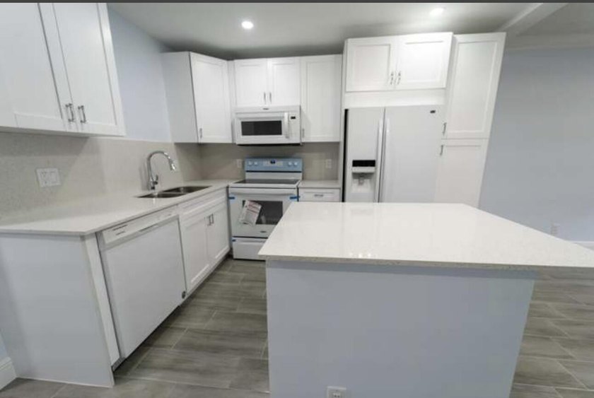 Turn Key, renovated 1 bedrooms and 1 bathrooms, 1st floor unit - Beach Condo for sale in West Palm Beach, Florida on Beachhouse.com