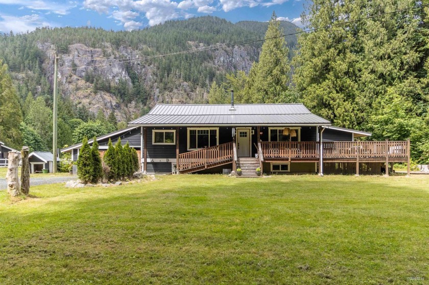 RARE offering to own an exquisite 5.8-acre lifestyle estate in - Beach Home for sale in Squamish,  on Beachhouse.com