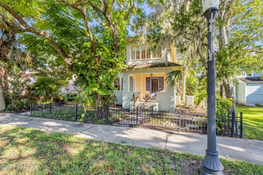 CASH OFFERS ONLY; NO OWNER FINANCING. NO LOWBALL OFFERS WILL BE - Beach Home for sale in Daytona Beach, Florida on Beachhouse.com