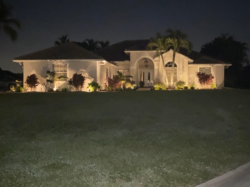 *** Fully Furnished and Move-In-Ready in Bay Hill Estates*** - Beach Home for sale in Palm Beach Gardens, Florida on Beachhouse.com