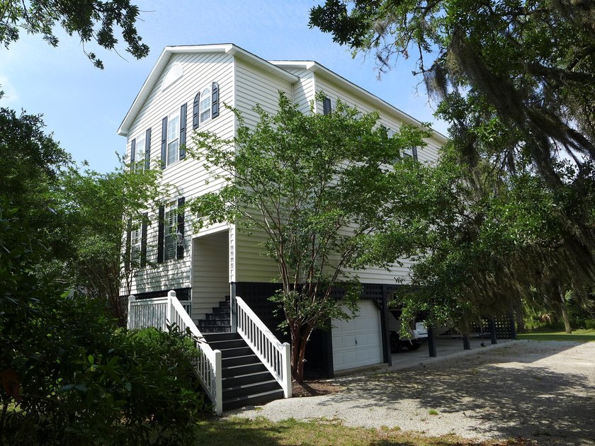 Spacious 2-story Charleston Style home on a prime corner lot - Beach Home for sale in Edisto Island, South Carolina on Beachhouse.com