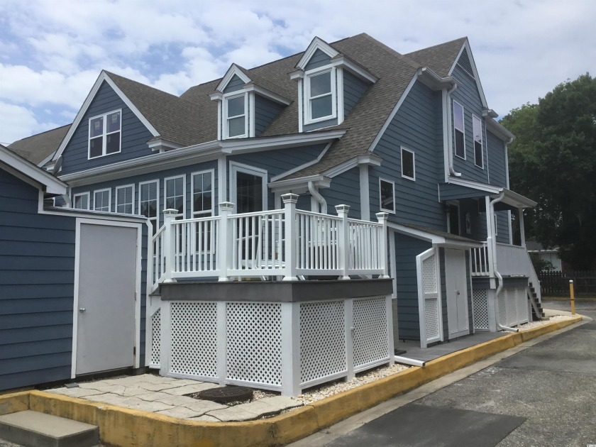 A MUST SEE, THIS TOWNHOME IS IN A SMALL 10 UNIT COMPLEX  WITH - Beach Townhome/Townhouse for sale in North Myrtle Beach, South Carolina on Beachhouse.com