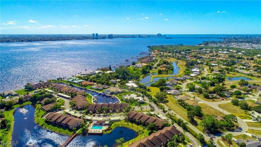 FULLY FURNISHED Turn-key CONDO! Immaculately maintained second - Beach Condo for sale in North Fort Myers, Florida on Beachhouse.com