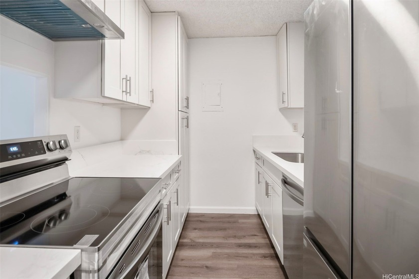 What if your next home gave you modern renovations, a prime - Beach Condo for sale in Honolulu, Hawaii on Beachhouse.com