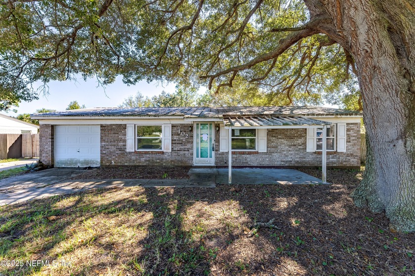 Come explore this single family, detached, brick home with - Beach Home for sale in Ponte Vedra Beach, Florida on Beachhouse.com
