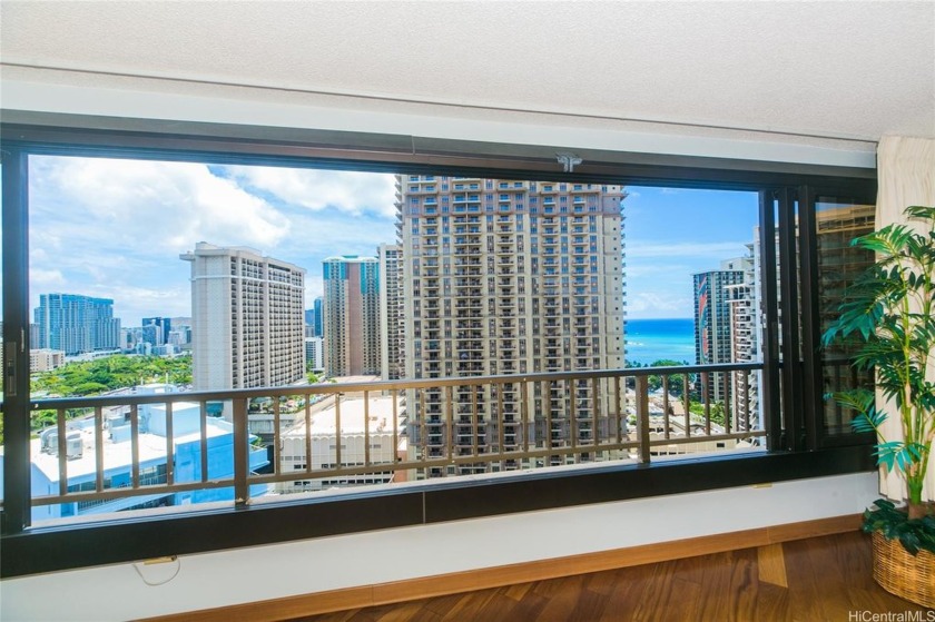 This Fee Simple Oasis at Discovery Bay is Priced to Sell!
Your - Beach Condo for sale in Honolulu, Hawaii on Beachhouse.com