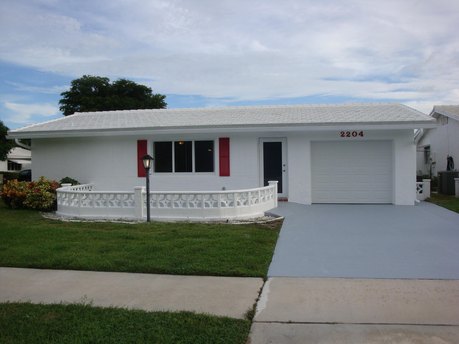 Fully remodeled corner house 3 bedroom, 3 full bath/1 car garage - Beach Home for sale in Boynton Beach, Florida on Beachhouse.com