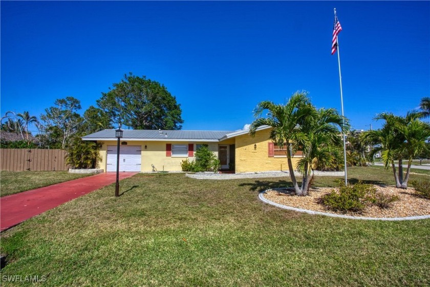 Located on a large corner lot. With a roomy, open floor plan - Beach Home for sale in Cape Coral, Florida on Beachhouse.com
