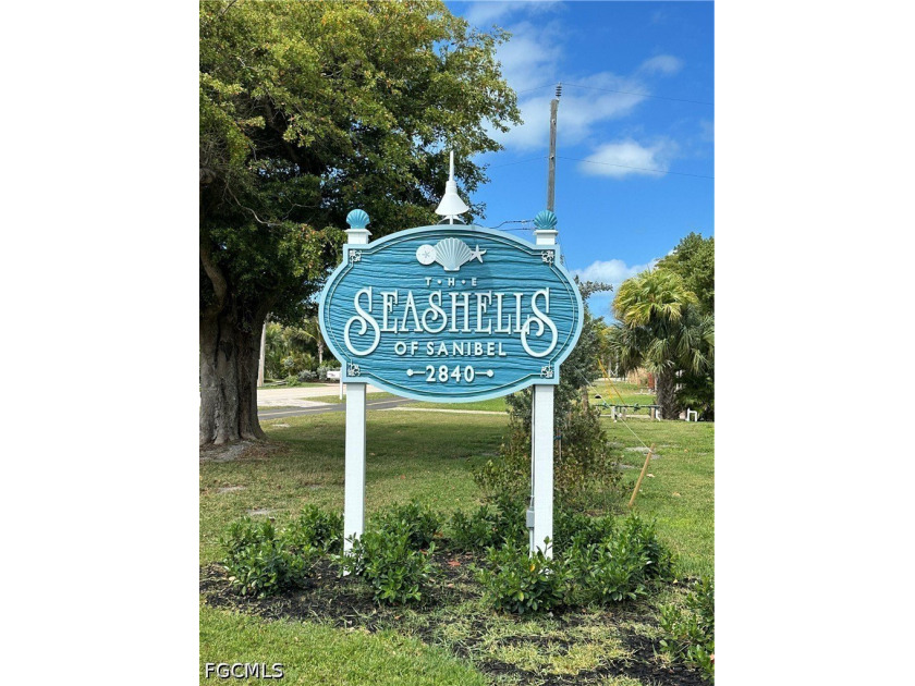Private location yet close to the community pool and just a - Beach Condo for sale in Sanibel, Florida on Beachhouse.com