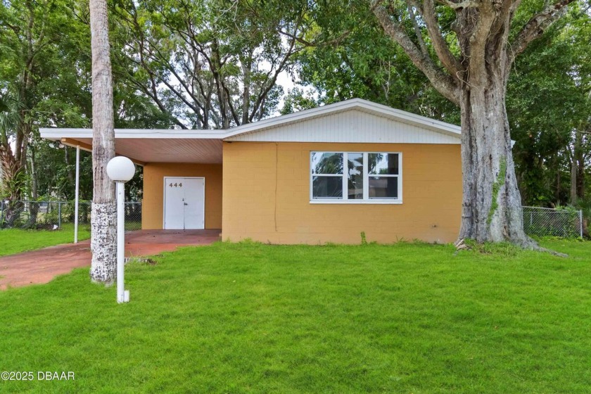 Recently updated with a new roof, new flooring, new windows, new - Beach Home for sale in Daytona Beach, Florida on Beachhouse.com