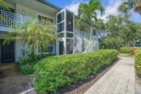 2BR/2BA 2nd floor condo, with external elevator.  End unit - Beach Condo for sale in Boynton Beach, Florida on Beachhouse.com