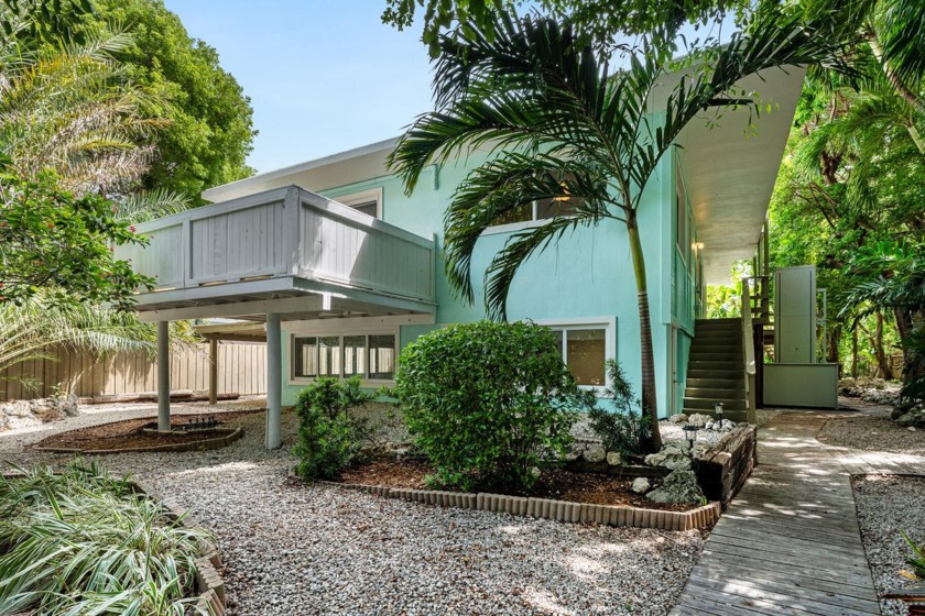 This renovated treehouse retreat is your picture-perfect getaway - Beach Home for sale in Upper Matecumbe Key, Florida on Beachhouse.com