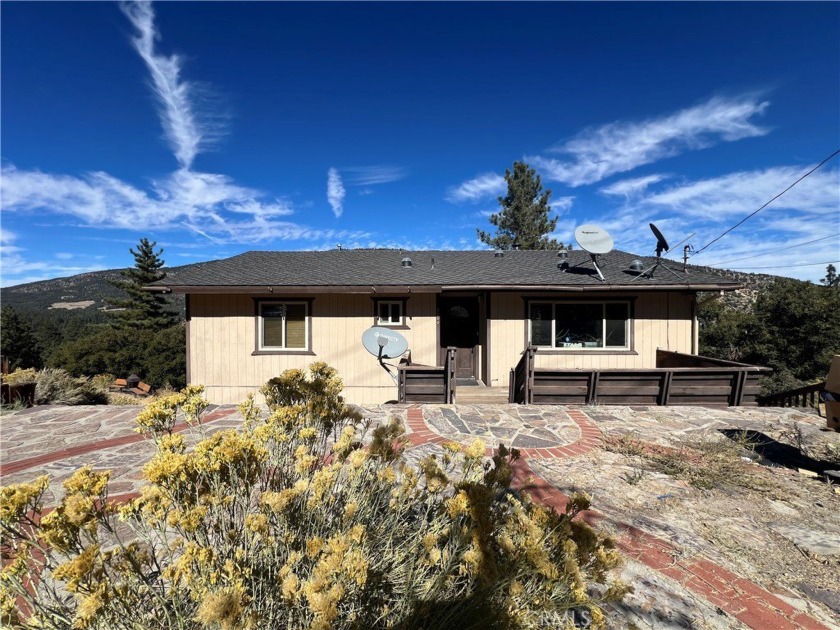 This home at 2200 St. Anton Drive, located in the Los Padres - Beach Home for sale in Pine Mountain Club, California on Beachhouse.com