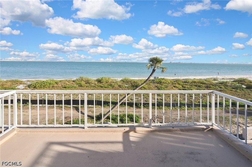 Iconic Lighthouse Pointe Condo's. This direct bayfront 2 bedroom - Beach Condo for sale in Sanibel, Florida on Beachhouse.com