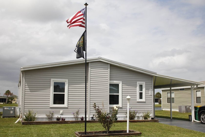 Welcome to this beautifully maintained 2-bedroom, 2-bath modular - Beach Home for sale in Melbourne, Florida on Beachhouse.com
