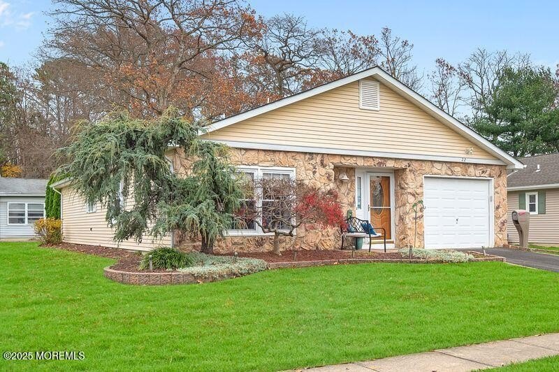 This Mansfield model is located in the desirable community of - Beach Home for sale in Brick, New Jersey on Beachhouse.com