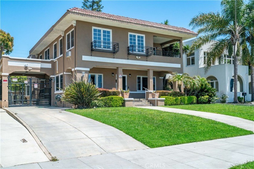 Wake up to endless ocean views in this stunning 5 bedroom - Beach Home for sale in Long Beach, California on Beachhouse.com