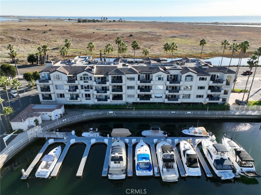 Must see! Spacious one level bayfront home with spectacular - Beach Condo for sale in Huntington Beach, California on Beachhouse.com