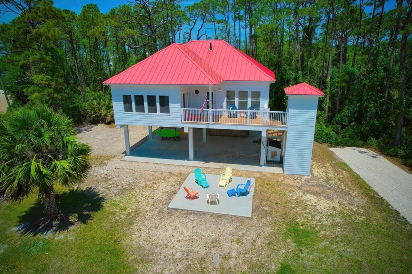 Island Vibe St George Island beach house. This house is on a - Beach Home for sale in St. George Island, Florida on Beachhouse.com