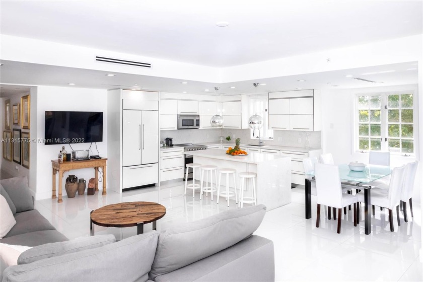 Beautifully, recently renovated, and fully furnished 2 bedroom - Beach Condo for sale in Miami  Beach, Florida on Beachhouse.com