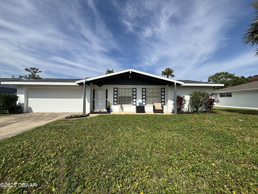 Experience Florida living with a tranquil setting in this - Beach Home for sale in Daytona Beach, Florida on Beachhouse.com