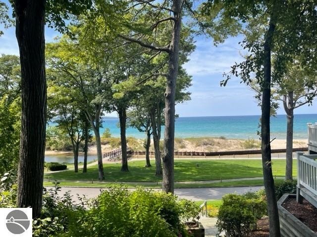 The Inn offers a prime Lake Michigan waterfront location where - Beach Condo for sale in Glen Arbor, Michigan on Beachhouse.com