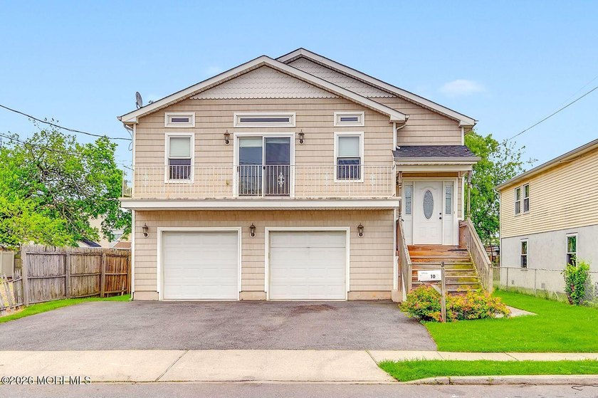 Gorgeous - mother-daughter type set up only 3 to 4 houses in - Beach Home for sale in Keansburg, New Jersey on Beachhouse.com