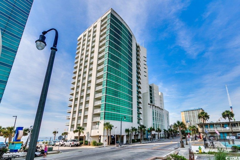 Large 2 bedroom, 2 bathrom oceanview condo in in the oceanfront - Beach Condo for sale in Myrtle Beach, South Carolina on Beachhouse.com